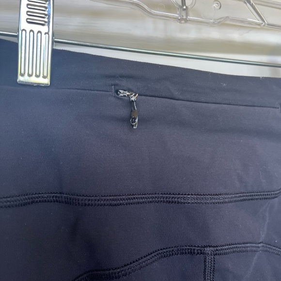 Lululemon Special Edition Black Reflective Grid Leggings Size 2 - Picture 6 of 10